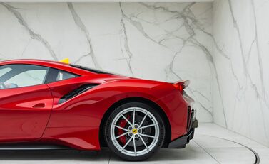 Ferrari 488 Pista 43