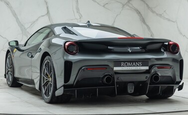Ferrari 488 Pista 10