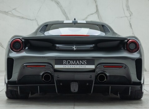 Ferrari 488 Pista 8