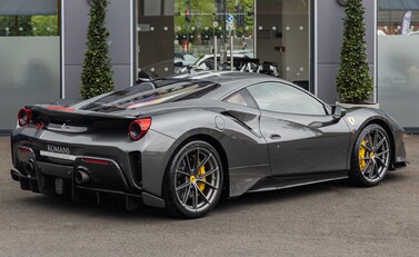 Ferrari 488 Pista 4