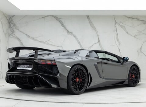 Lamborghini Aventador LP 750-4 SV Roadster 11