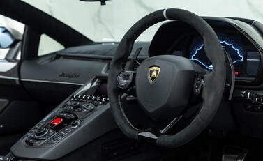 Lamborghini Aventador LP 750-4 SV Roadster 16