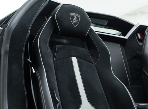 Lamborghini Aventador LP 750-4 SV Roadster 18
