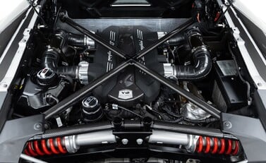 Lamborghini Aventador LP 750-4 SV Roadster 39
