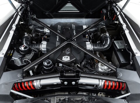 Lamborghini Aventador LP 750-4 SV Roadster 39