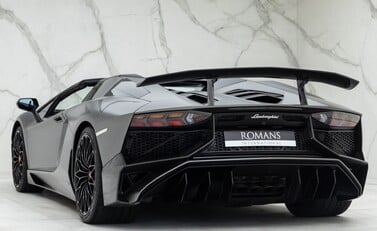 Lamborghini Aventador LP 750-4 SV Roadster 15