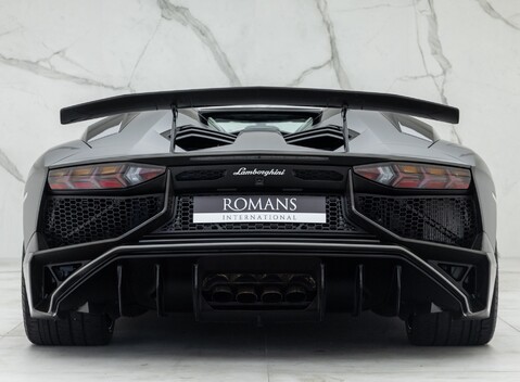 Lamborghini Aventador LP 750-4 SV Roadster 13