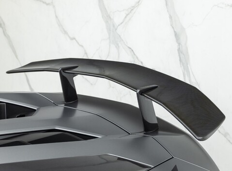 Lamborghini Aventador LP 750-4 SV Roadster 35