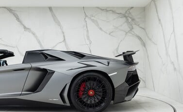 Lamborghini Aventador LP 750-4 SV Roadster 38