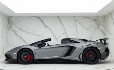 Lamborghini Aventador LP 750-4 SV Roadster 7
