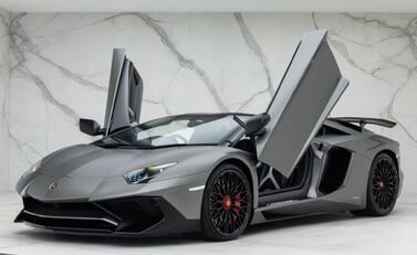 Lamborghini Aventador LP 750-4 SV Roadster 5
