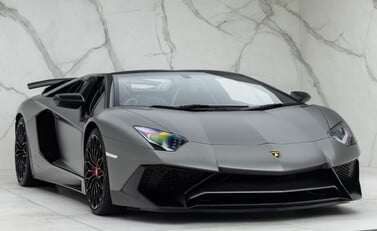 Lamborghini Aventador LP 750-4 SV Roadster 14