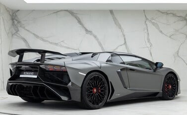 Lamborghini Aventador LP 750-4 SV Roadster 9