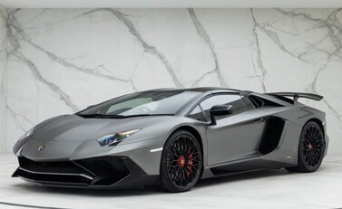 Lamborghini Aventador LP 750-4 SV Roadster 6