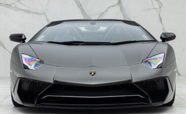Lamborghini Aventador LP 750-4 SV Roadster 12