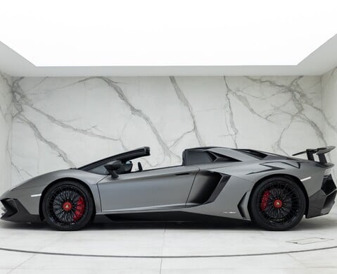 Lamborghini Aventador LP 750-4 SV Roadster