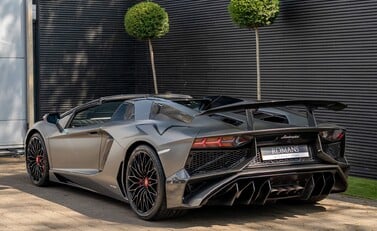Lamborghini Aventador LP 750-4 SV Roadster 4