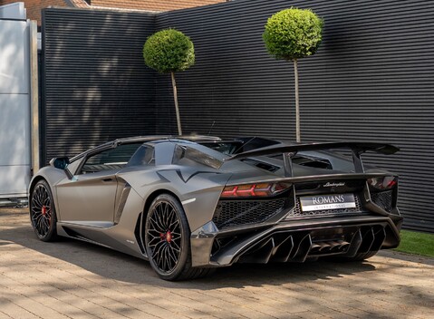 Lamborghini Aventador LP 750-4 SV Roadster 4