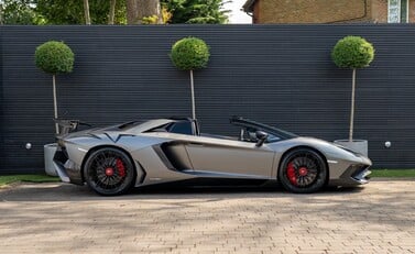 Lamborghini Aventador LP 750-4 SV Roadster 3