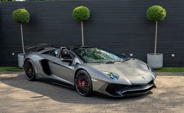 Lamborghini Aventador LP 750-4 SV Roadster 2