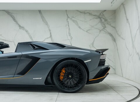 Lamborghini Aventador S LP 740-4 ROADSTER 42