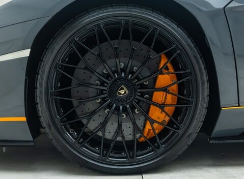 Lamborghini Aventador S LP 740-4 ROADSTER 28