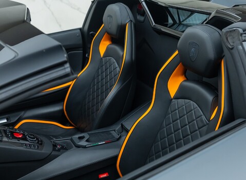 Lamborghini Aventador S LP 740-4 ROADSTER 33