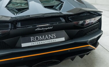 Lamborghini Aventador S LP 740-4 ROADSTER 30