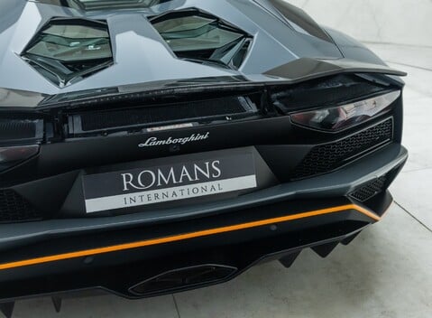 Lamborghini Aventador S LP 740-4 ROADSTER 30