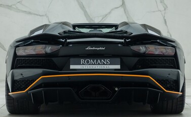 Lamborghini Aventador S LP 740-4 ROADSTER 11