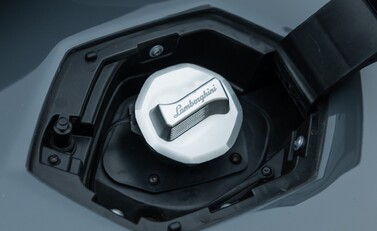Lamborghini Aventador S LP 740-4 ROADSTER 39