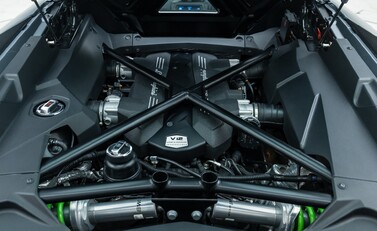 Lamborghini Aventador S LP 740-4 ROADSTER 43
