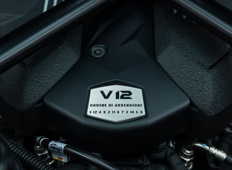 Lamborghini Aventador S LP 740-4 ROADSTER 45