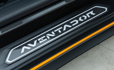 Lamborghini Aventador S LP 740-4 ROADSTER 26