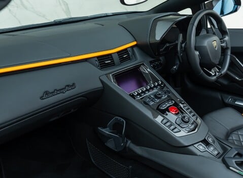 Lamborghini Aventador S LP 740-4 ROADSTER 20