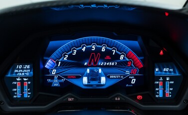 Lamborghini Aventador S LP 740-4 ROADSTER 21