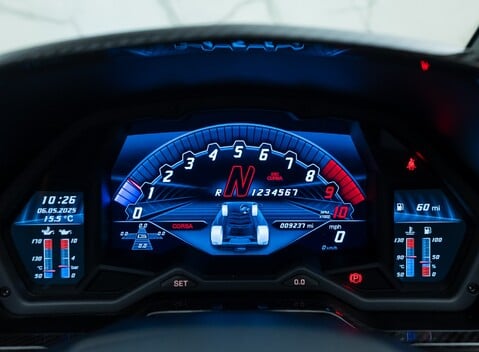 Lamborghini Aventador S LP 740-4 ROADSTER 21