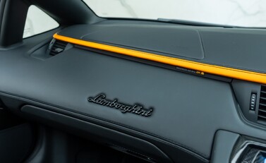 Lamborghini Aventador S LP 740-4 ROADSTER 23