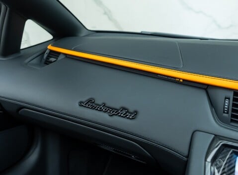 Lamborghini Aventador S LP 740-4 ROADSTER 23