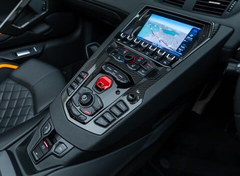Lamborghini Aventador S LP 740-4 ROADSTER 24