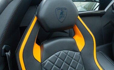 Lamborghini Aventador S LP 740-4 ROADSTER 18