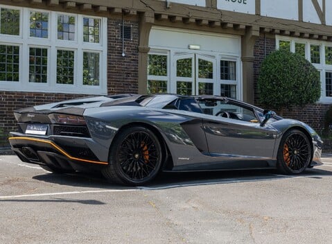 Lamborghini Aventador S LP 740-4 ROADSTER 4