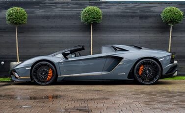Lamborghini Aventador S LP 740-4 ROADSTER 3