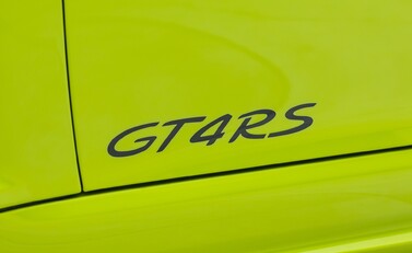 Porsche Cayman GT4 RS (718) 34