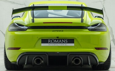 Porsche Cayman GT4 RS (718) 8