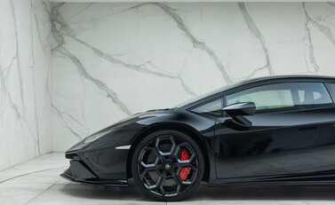 Lamborghini Huracan TECNICA 31