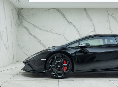 Lamborghini Huracan TECNICA 31