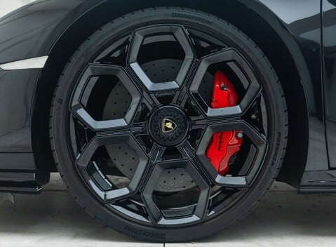 Lamborghini Huracan TECNICA 22