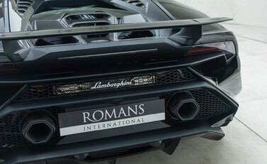 Lamborghini Huracan TECNICA 24