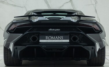 Lamborghini Huracan TECNICA 8